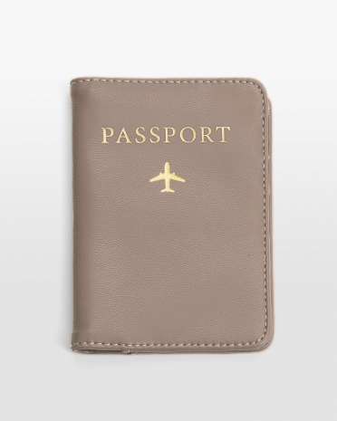 Pasfodral i nougatfarve