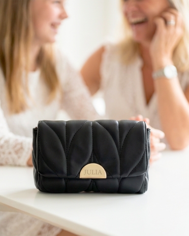 Personligt graveret kuvertpose som konfirmationsgave