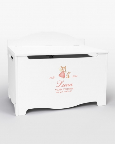 Hvid dåbskiste med navn og dato