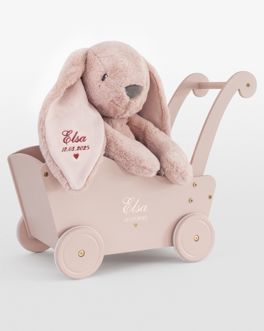 Gavesæt med dukkevogn og stort krammedyr med navn