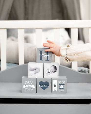 Legetøjsklodser med personlige billeder, navne og tekst