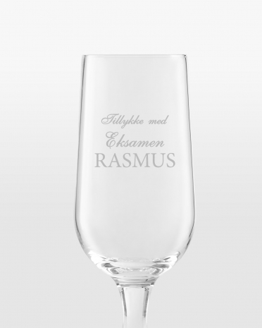Personligt ølglas med gravering til eksamen