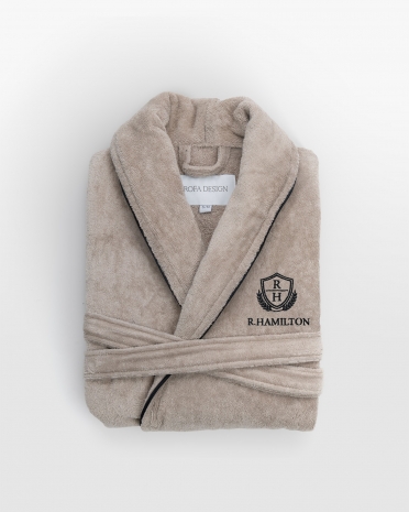 badekåbe med broderet navn