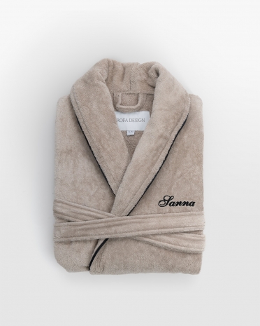 Sandfarvet badekåbe med navn