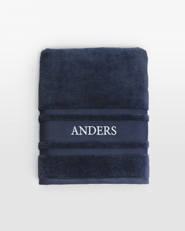 marineblå håndklæde med navn