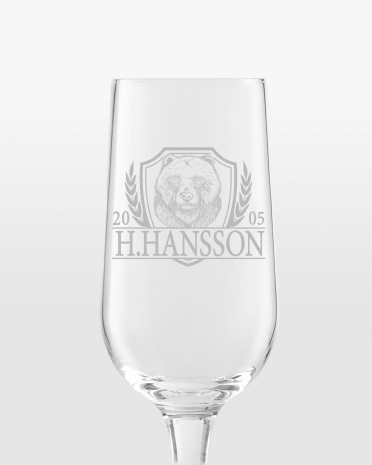 Graveret ølglas med jagtinspireret motiv, navn og årstal