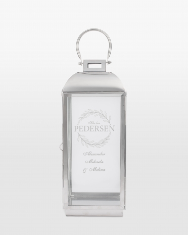 Sølvfarvet lanterne med navn