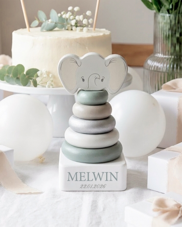 Gave til navngivning med stabletårn formet som en elefant med personlig tekst