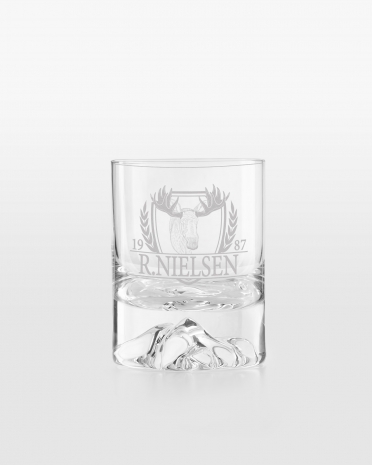 Whiskyglas graveret med navn og elgmotiv