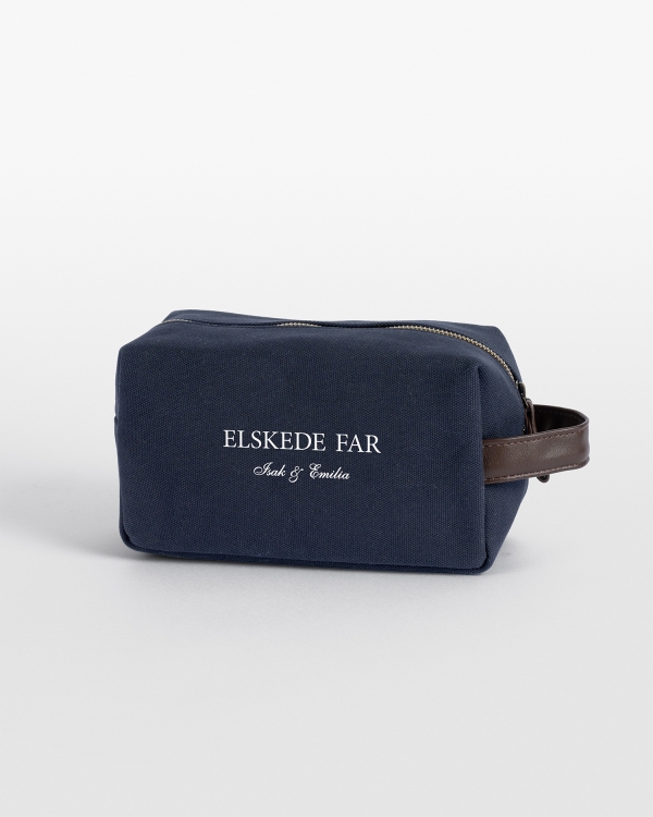 Marineblå toilettaske med navn til far