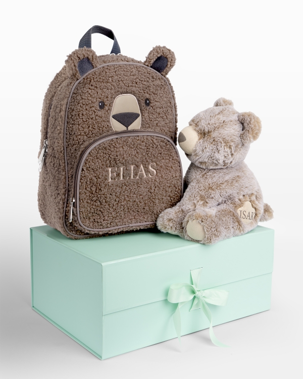 Gavesæt med børnerygsæk og tøjdyr med navn, formet som bjørne
