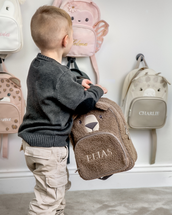 Børnerygsæk formet som en bjørn, broderet med navn