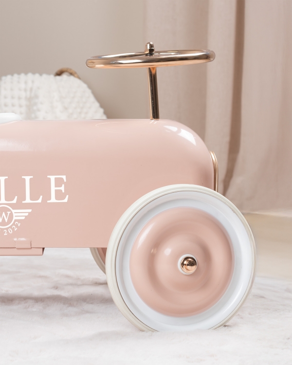 gåbil til børn med fine detaljer