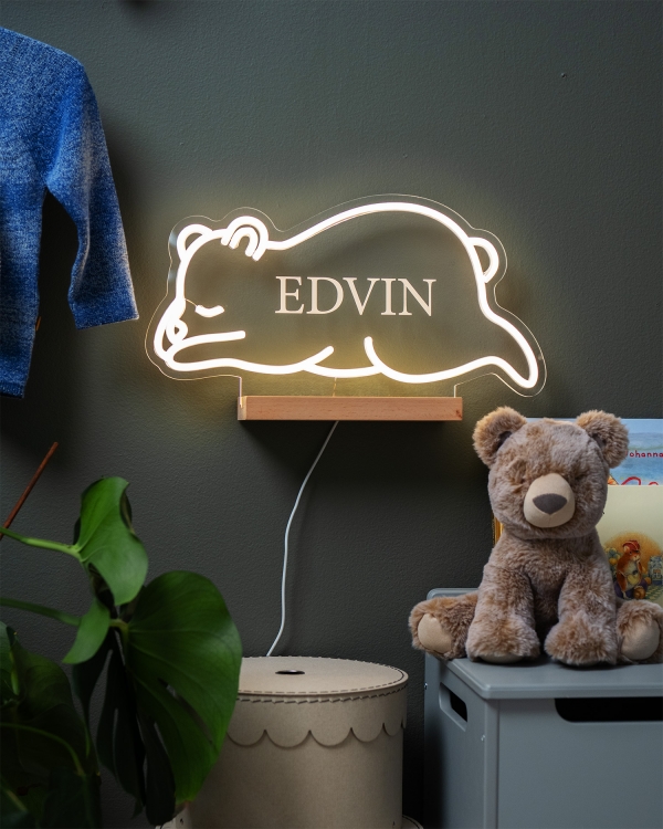 Justerbar neonlampe med bjørnemotiv og gravering