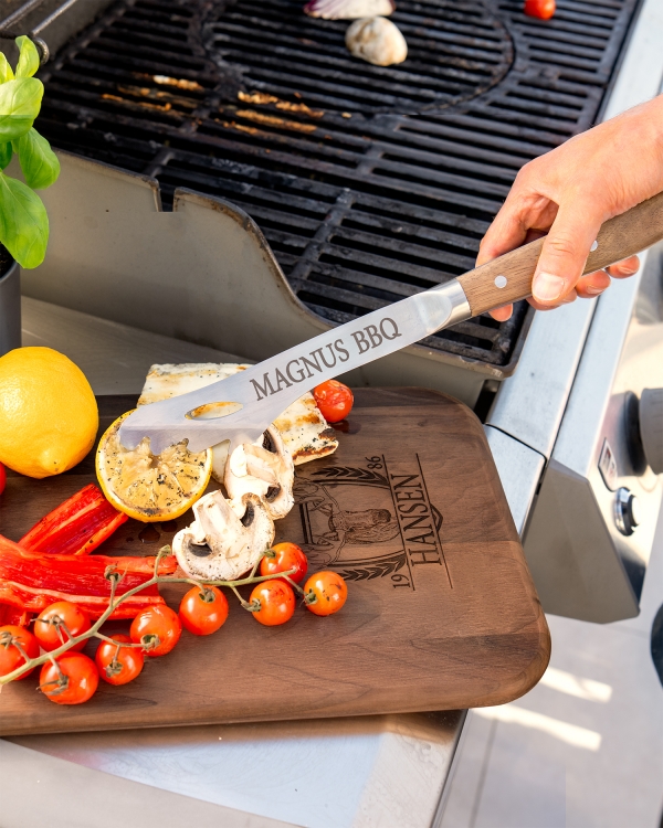 Personligt graveret grilltang