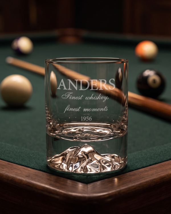 Whiskyglas med gravering til ham