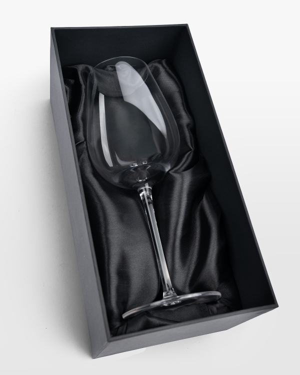 Smukt vinglas i sort æske