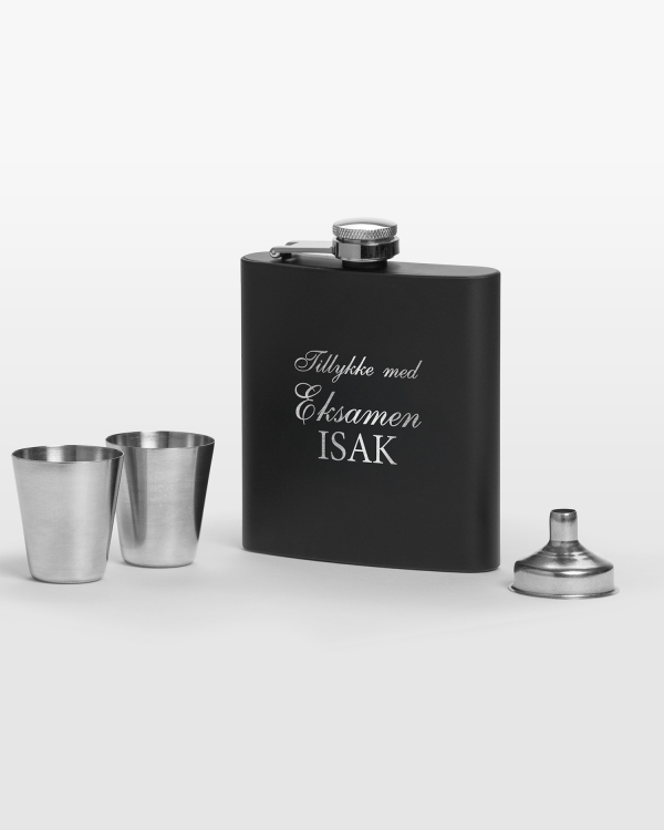 Sort lommeflaske med personlig gravering - perfekt dimissionsgave