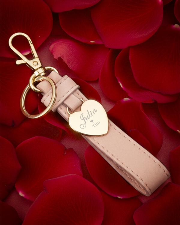 Guld nøglering med navn til Valentinsdag