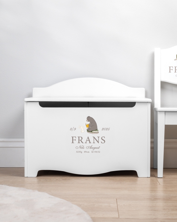Kiste med barnets fødselsoplysninger