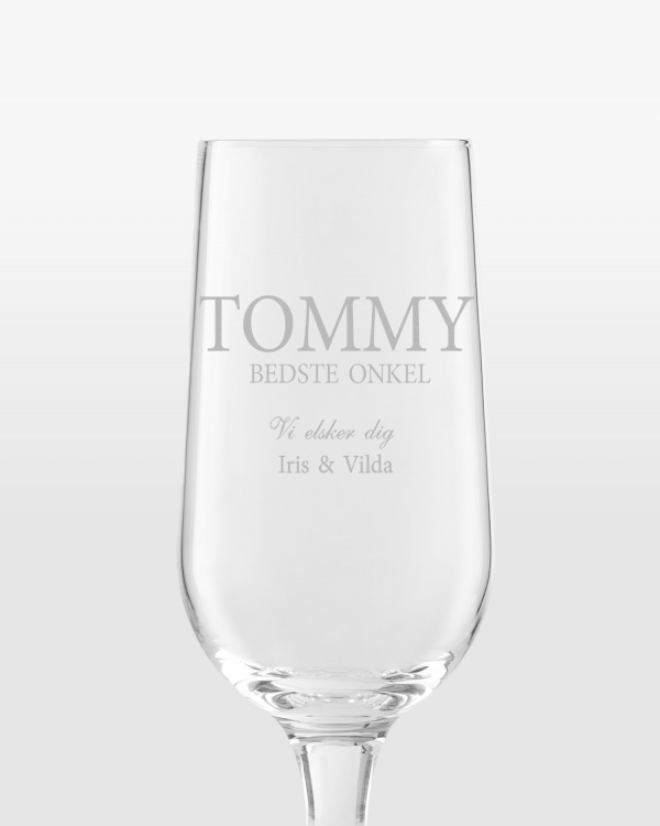 Personligt ølglas, der graveres med valgfrit navn og en personlig hilsen.