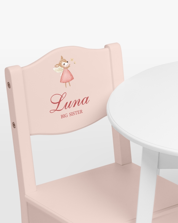 Lyserøde højstole med hjortemotiv og navn samt valgfri tekst