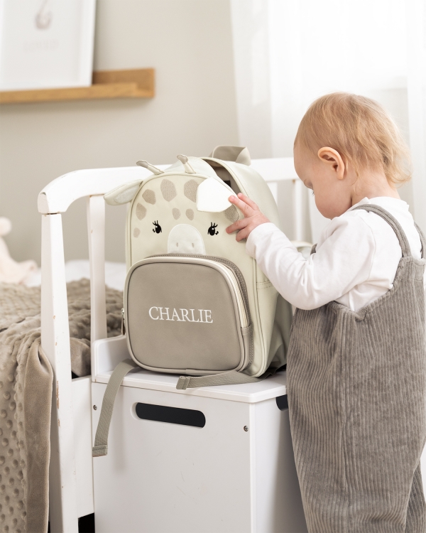 Rygsæk med girafmotiv og navn