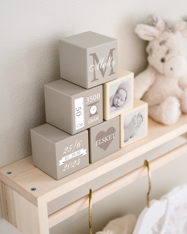 klodser med personligt motiv og tekst til baby