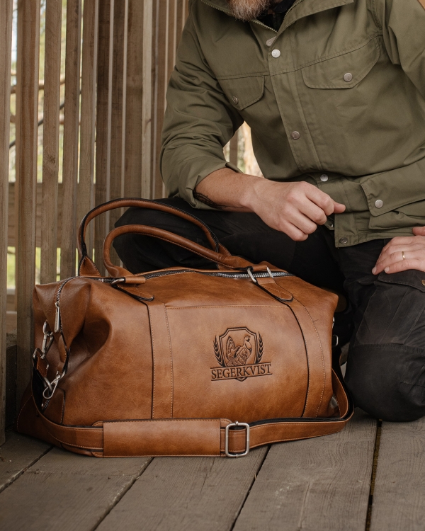 Personligt broderet taske med navn og dyremotiv til jægeren